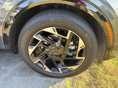 Used 2023 Kia Sportage SX image 8