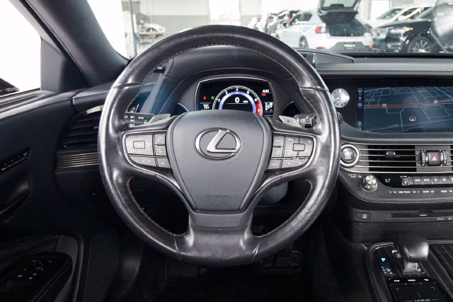 Used 2019 Lexus LS 500 w/ Accessory Package (Z2) RWD image 9