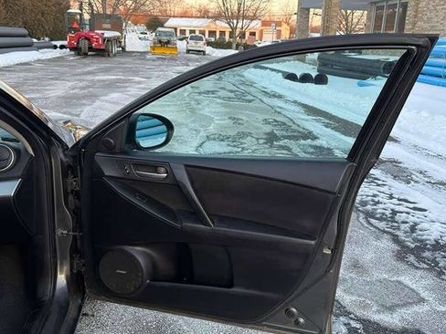 Used 2010 MAZDA MAZDA3 i Touring image 27