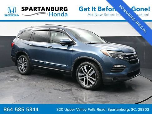 Used 2017 Honda Pilot Touring image 1