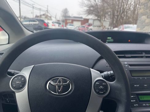 Used 2010 Toyota Prius Five image 29