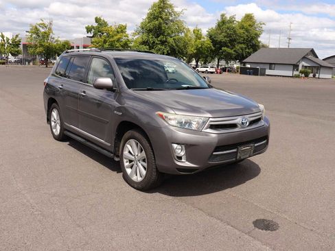 Used 2012 Toyota Highlander Limited AWD/4WD image 3