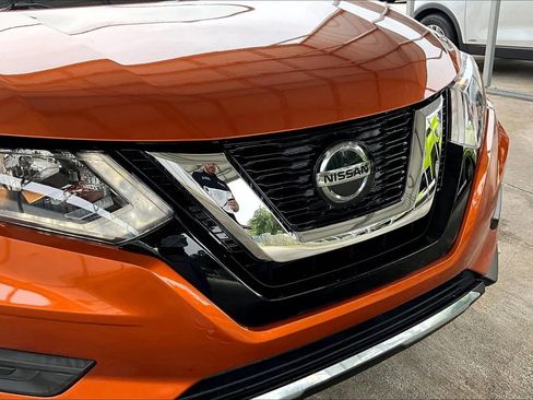 Used 2019 Nissan Rogue SV AWD/4WD image 29