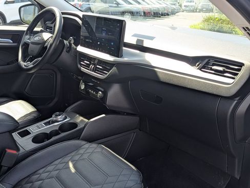 Used 2023 Ford Escape Platinum w/ Premium Technology Package AWD/4WD image 26