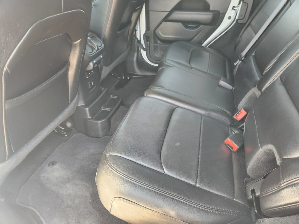 Used 2021 Jeep Wrangler Unlimited Sahara AWD/4WD image 28