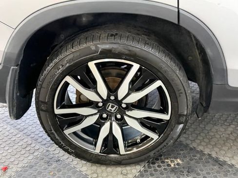 Used 2019 Honda Pilot Elite image 12