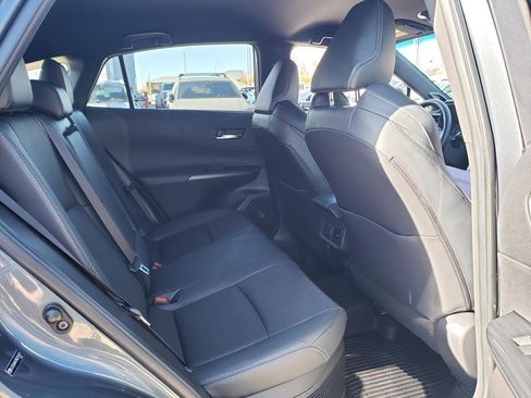 Used 2021 Toyota Venza Limited image 28