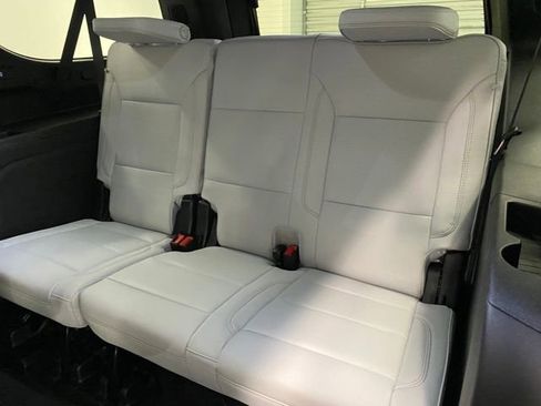 New 2025 Chevrolet Suburban Premier AWD/4WD image 19