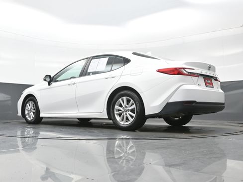 Used 2025 Toyota Camry LE FWD image 30