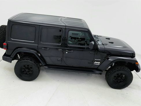 Used 2021 Jeep Wrangler Unlimited Sahara AWD/4WD image 18