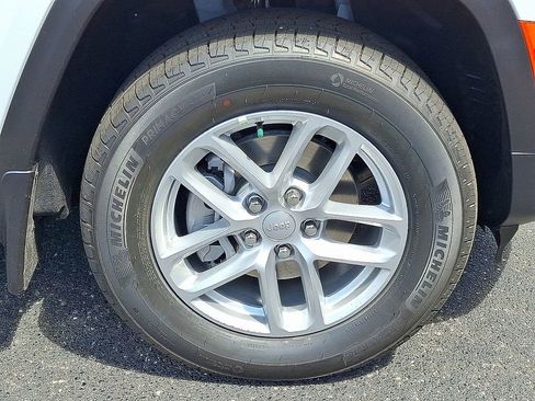 New 2025 Jeep Grand Cherokee Laredo X w/ Luxury Tech Group I image 33