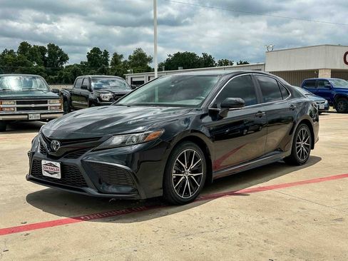 Used 2023 Toyota Camry SE FWD image 7