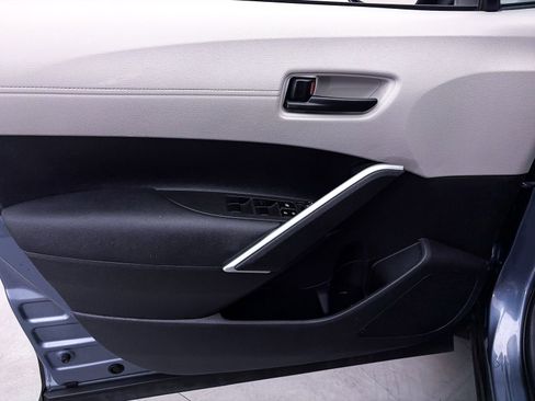 Used 2022 Toyota Corolla Cross LE FWD image 14