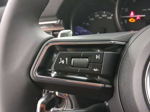 Used 2026 Porsche Macan image 16