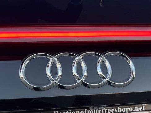 Used 2023 Audi Q8 Prestige image 10