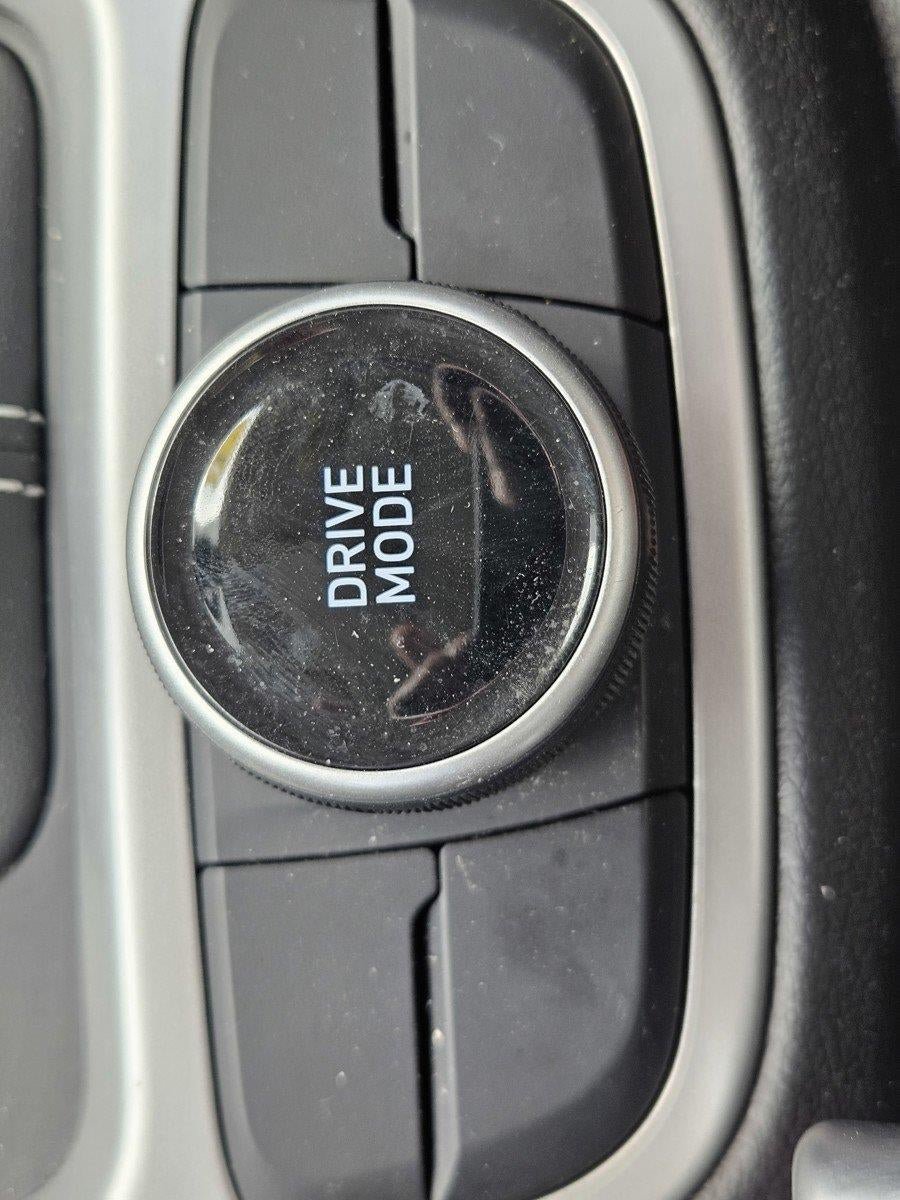 Used 2024 Hyundai Venue SEL FWD image 22
