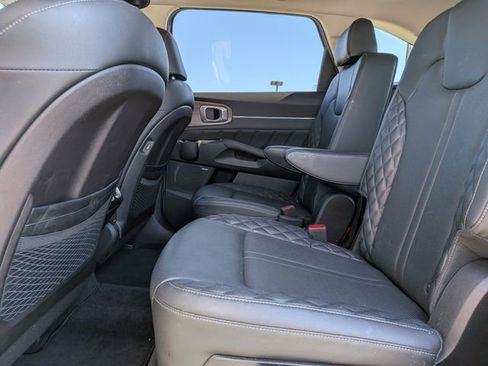 Used 2022 Kia Sorento SX Prestige image 12