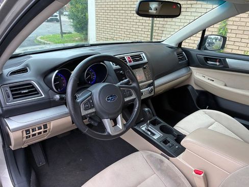 Used 2017 Subaru Legacy 2.5i Premium w/ Moonroof Package AWD/4WD image 17