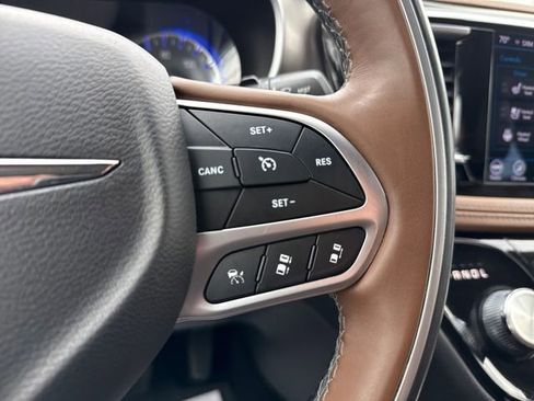 Used 2018 Chrysler Pacifica Limited w/ Tire & Wheel Group image 39