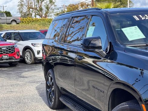 Used 2025 Chevrolet Suburban RST image 5