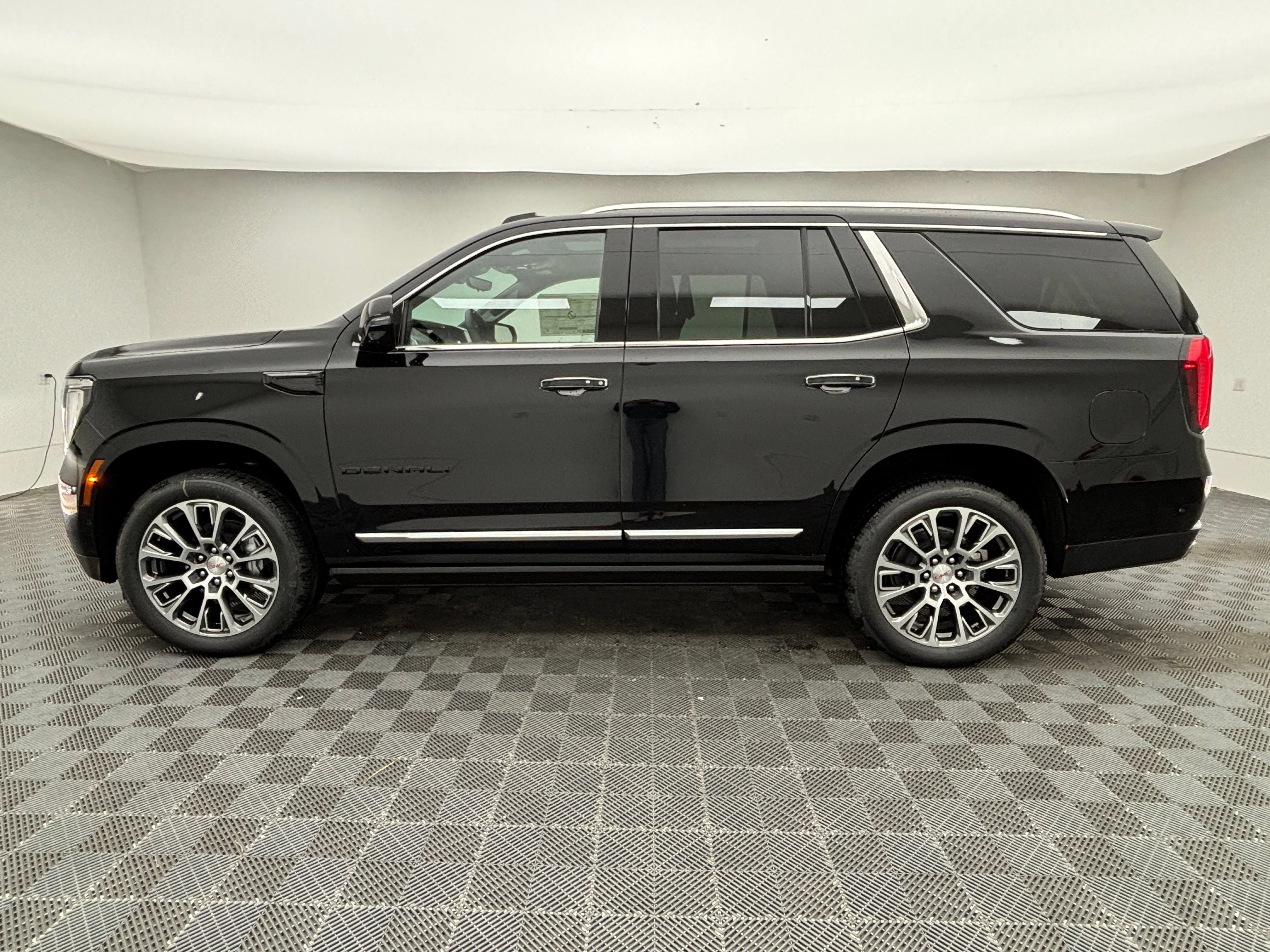 New 2026 GMC Yukon Denali AWD/4WD image 17