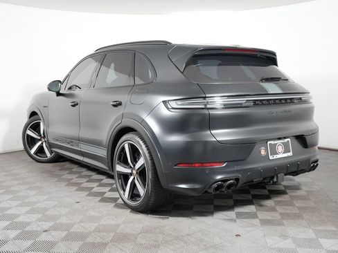 Certified 2024 Porsche Cayenne Turbo AWD/4WD image 3