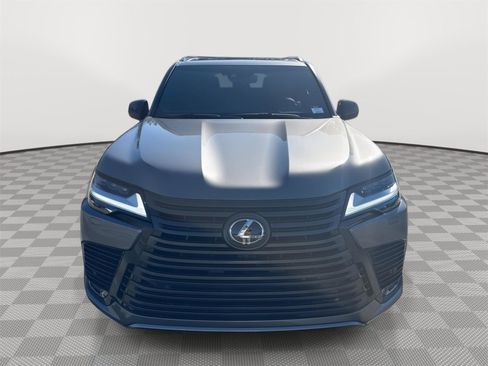 Used 2023 Lexus LX 600 4WD w/ Luxury Package image 2