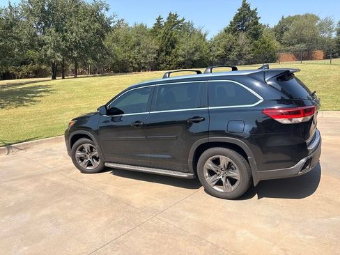 Used 2018 Toyota Highlander Limited Platinum AWD/4WD image 3