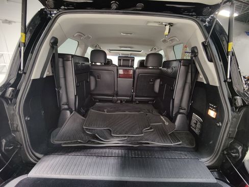 Used 2015 Lexus LX 570 4WD w/ Luxury Package image 9