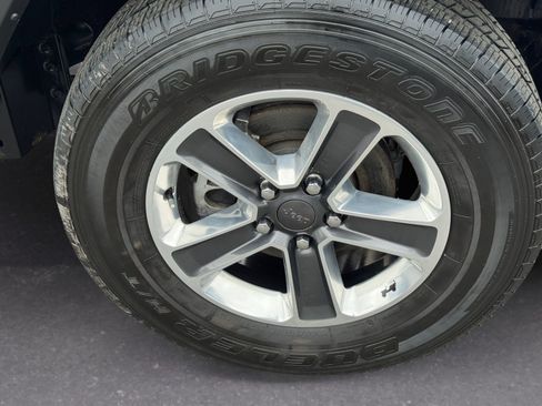 Used 2023 Jeep Wrangler Unlimited Sahara AWD/4WD image 7