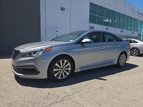 Used 2016 Hyundai Sonata Limited w/ Option Group 04 FWD image 8