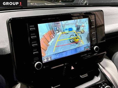 Certified 2021 Toyota Venza LE image 26