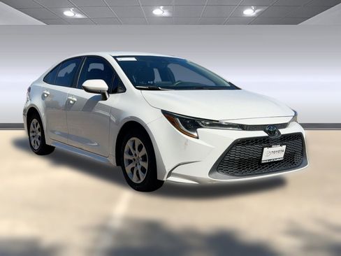 Used 2022 Toyota Corolla LE image 7