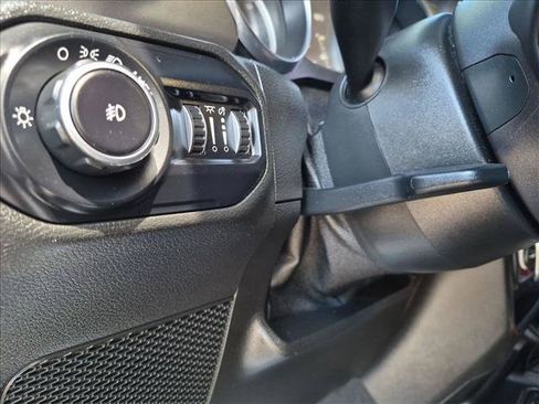 Used 2019 Jeep Wrangler Unlimited Sahara AWD/4WD image 29