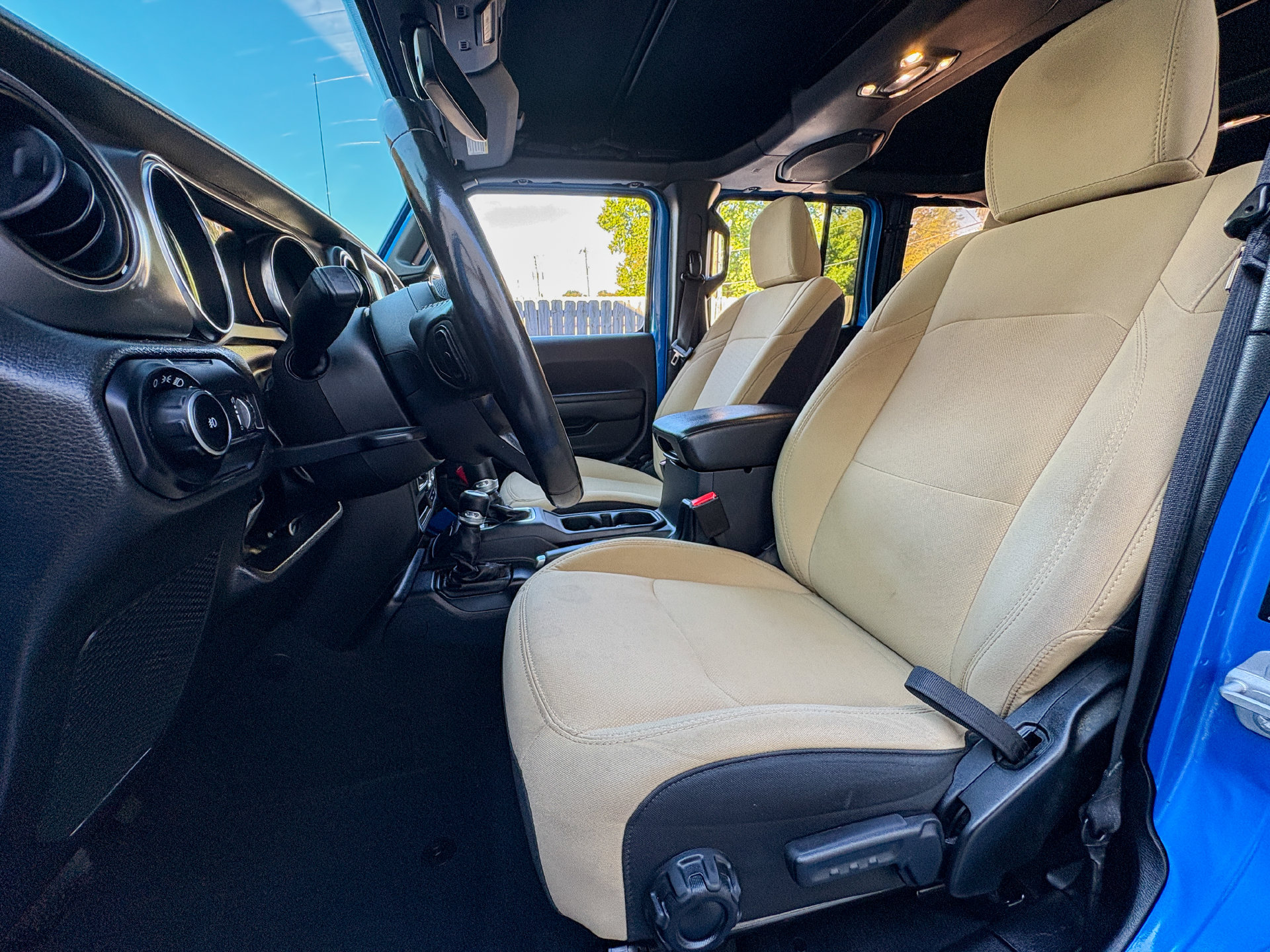 Used 2023 Jeep Wrangler Unlimited Sport AWD/4WD image 25