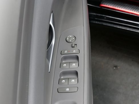 Used 2024 Hyundai Elantra Blue image 10