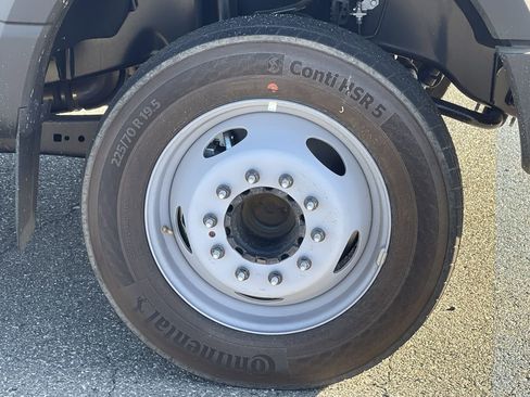 New 2024 Ford F450 XL w/ XL Chrome Package image 10