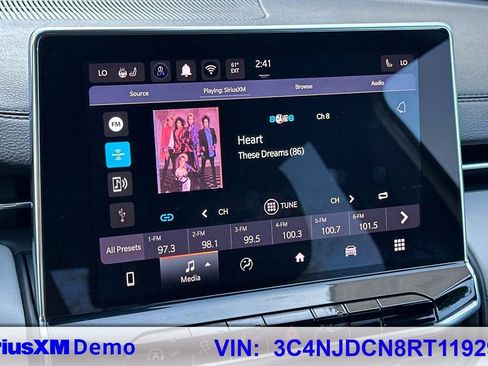 Used 2024 Jeep Compass Limited image 29