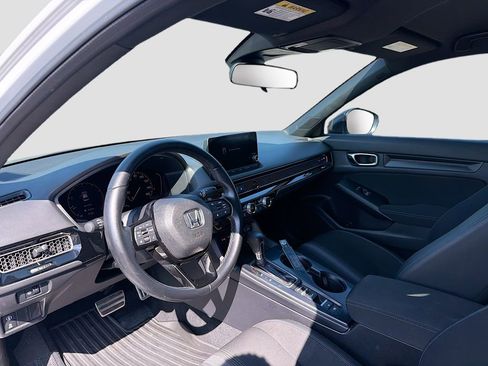 Used 2023 Honda Civic Sport image 9
