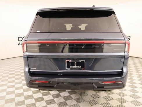 New 2025 Lincoln Navigator Reserve AWD/4WD image 23