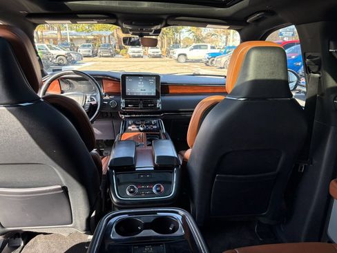 Used 2020 Lincoln Navigator Reserve w/ Equipment Group 208A Reserve image 16