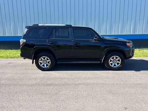 Used 2016 Toyota 4Runner Trail Premium AWD/4WD image 4