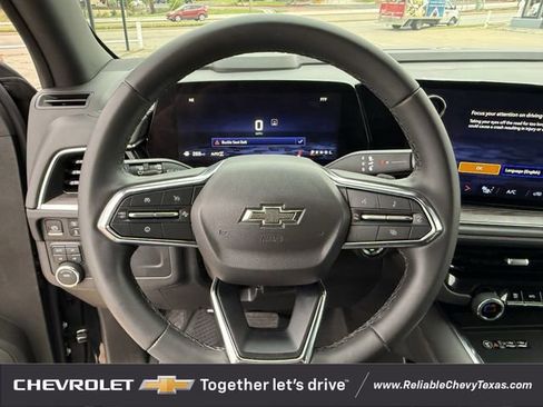 Used 2025 Chevrolet Suburban Z71 AWD/4WD image 13