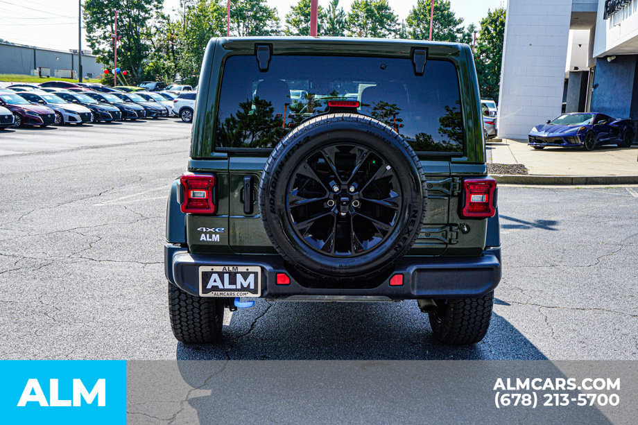 Used 2024 Jeep Wrangler Unlimited Sahara AWD/4WD image 10