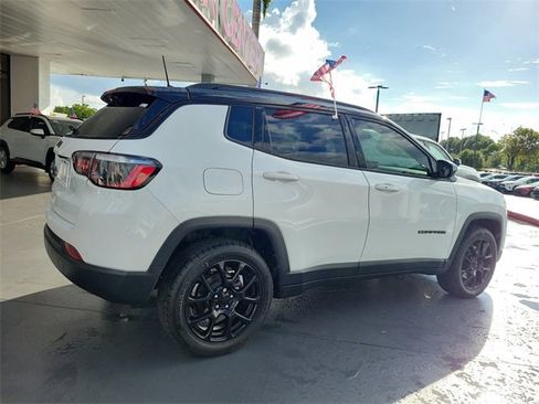 Used 2023 Jeep Compass Altitude image 10