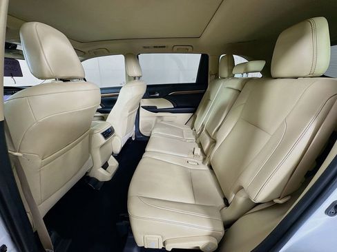 Used 2019 Toyota Highlander Limited Platinum image 30