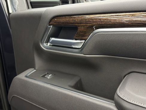 Used 2025 GMC Sierra 2500 SLE w/ SLE Value Package; image 39