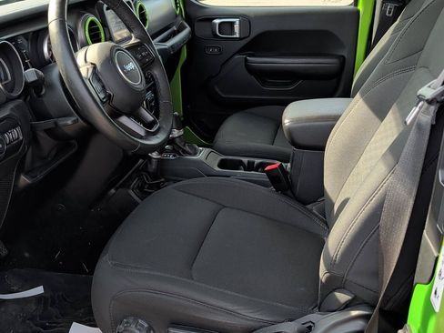 Used 2019 Jeep Wrangler Sport AWD/4WD image 15