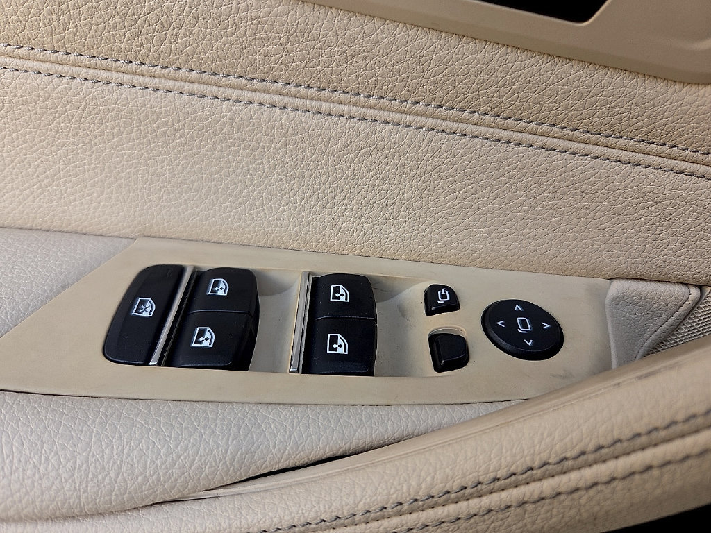 Used 2018 BMW 530e RWD image 15