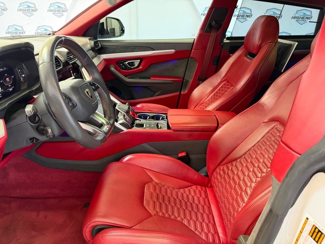 Used 2020 Lamborghini Urus AWD/4WD image 18